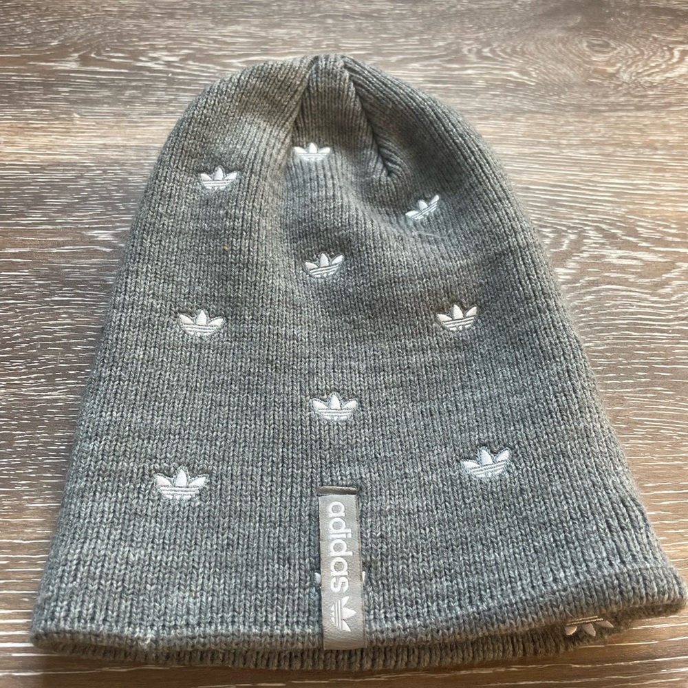 Adidas winter hat - Picture 1 of 5